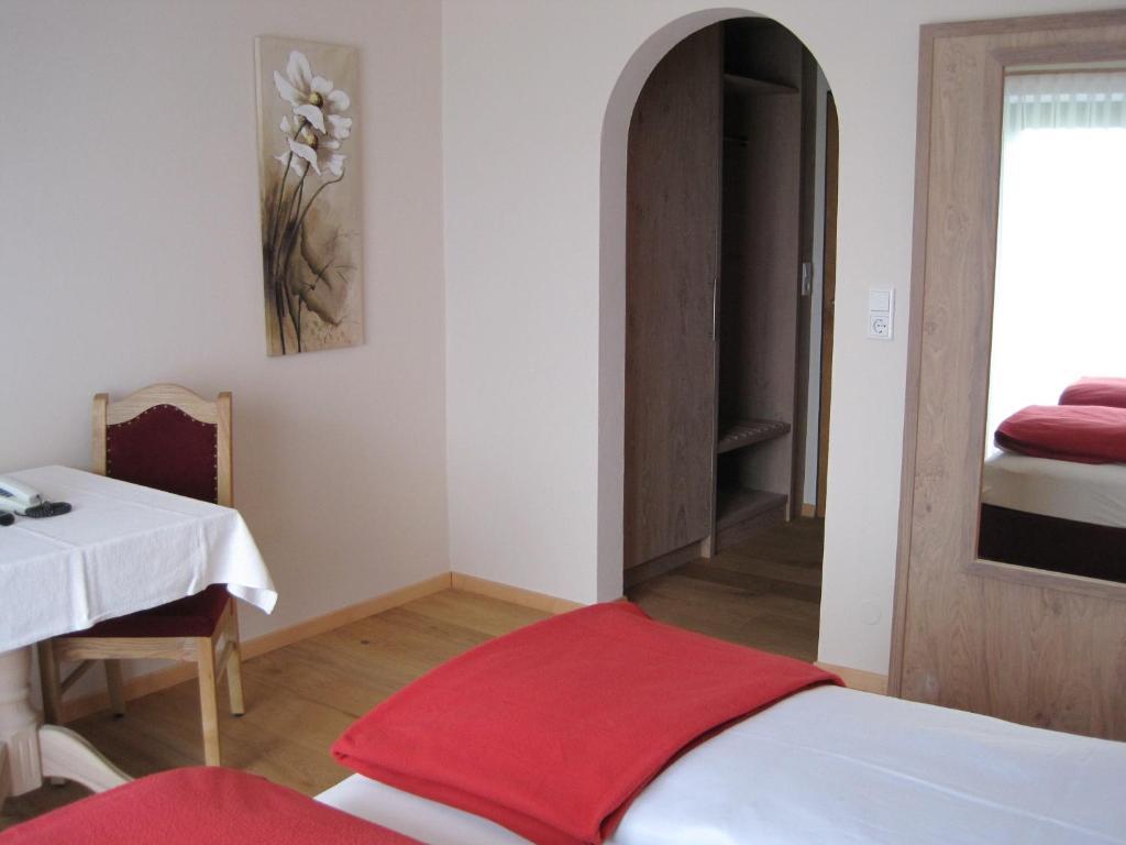 Hotel Zur Schonen Aussicht Ubersee Phòng bức ảnh